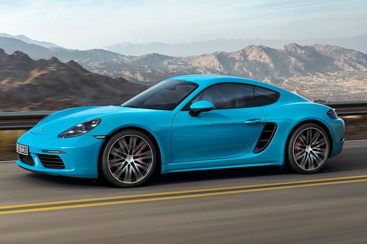 Für Kunden mit „S-Gelüsten“ wird es außerdem den 718 Cayman S mit einem 2,5-Liter-Vierzylinder-Boxermotor mit Turboaufladung geben, der es auf 257 kW / 350 PS bringt. (Foto: Porsche)