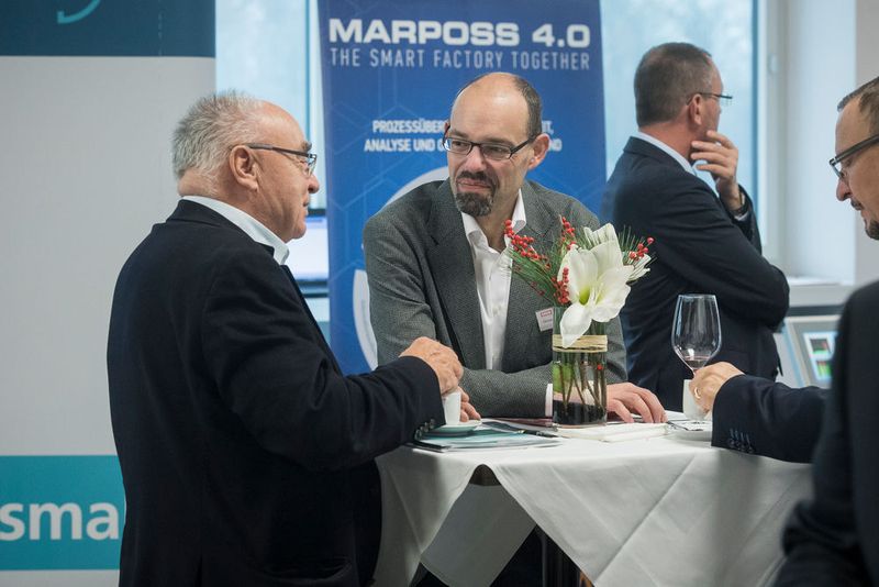 Der Kongress und die Tischmesse im Foyer boten einen angenehmen Rahmen für Gespräche und das Networking. (Thomas Entzeroth)