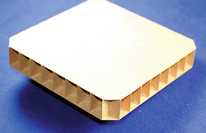 Bild 2: Keramische Leichtbaustrukturen auf der Basis von PT-Keramiken ermöglichen die Herstellung energiesparender Brennunterlagen mit einer um etwa 80 % reduzierten Masse. (Bild: WZR)