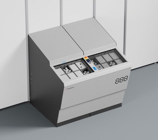 Ende März angekündigt, seit heute erhältlich! Autostore bietet zwei neue Arbeitsstationen (Ports), die die Kommissionierung erleichtern, effizienter machen die Motivation der Mitarbeiter stärken. Hier sieht man das System Fusionport, das etwa eine geneigte Öffnungen hat. Ende März angekündigt, seit heute erhältlich! Autostore bietet zwei neue Arbeitsstationen (Ports), die die Kommissionierung erleichtern, effizienter machen die Motivation der Mitarbeiter stärken. Hier sieht man das System Fusionport, das etwa eine geneigte Öffnungen hat.