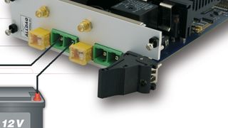 Messkarte zum dynamischen Strommessen: Für Ruhestrom und Stromspitzen eignet sich die ADQ-412 gleichermaßen. Der Messbereich der Karte gliedert sich in die Messbereiche ±25 mA und ±50 A. Beide Messbereiche sind mit je einem hochpräzisen Shunt-Widerstand des Herstellers Isabellenhütte ausgestattet. (Alldaq)