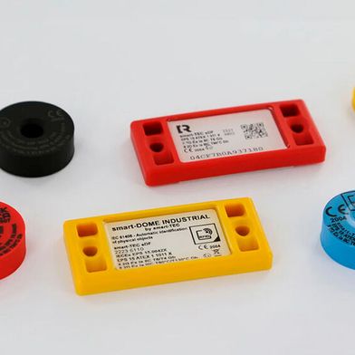 Diese RFID-/NFC-Transponder von Smart-TEC sind ex-geschützt und können demzufolge in explosionsgefährdeten Bereichen eingesetzt werden. (Bild: Smart-TEC)