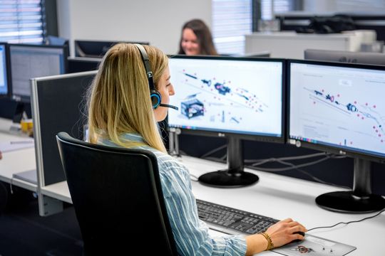 Zentrale Daten und moderne Web-Oberflächen schaffen Transparenz für Vertrieb, Service und Management.(Bild:  SKS Welding Systems)