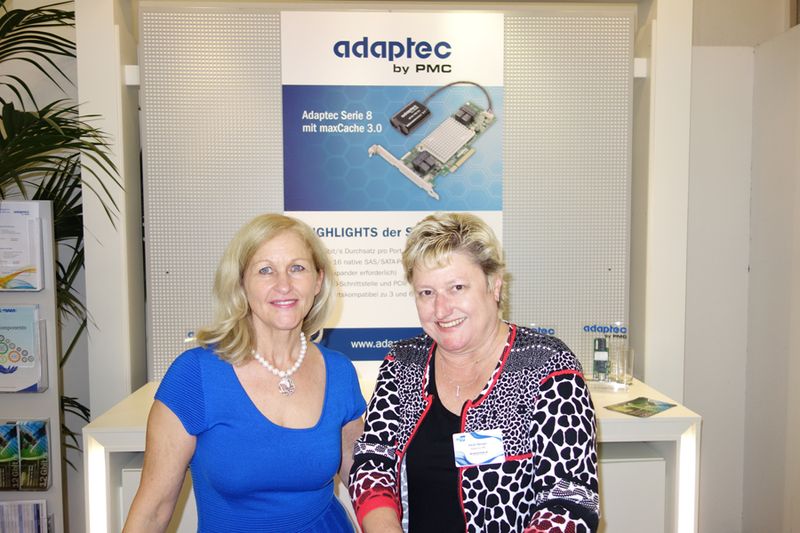 Frauenpower Gaby Zellner (l.) und Heidi Berger, Adaptec (Bild: IT-BUSINESS)