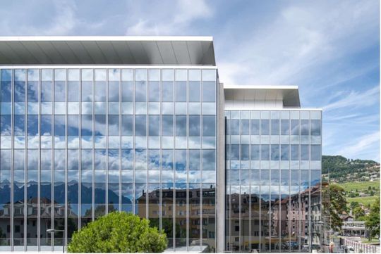 (Nestle-Hauptsitz mit intelligenter Verglasung von SageGlass. Bildquelle: © SageGlass - Fotograf Adrien Barakat, Architekturbüro Brönnimann et Gottreux Architectes SA)