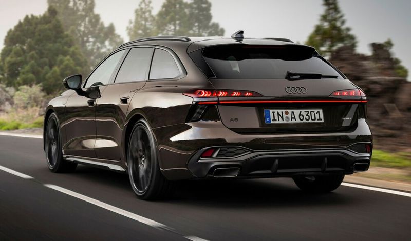 Zunächst feiert der Kombi Premiere. (Bild: Audi AG)