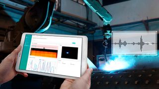 Die Isaac-Software liefert KI-basierte Audioanalyse-Werkzeuge, welche auch von Anwendern ohne KI-Expertenwissen genutzt werden können.
 (Bild: © istock.com/Byjeng, istock.com/TIMETOFOCUS)