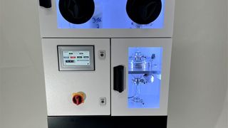 Die Assonic MSS-1000 ermöglicht das Sieben im inerten Pulverkreislauf beim 3D-Druck mit der TruPrint 1000. (Bild: Assonic Dorstener Siebtechnik GmbH)