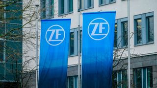 Im Juni versicherte das ZF-Management noch, dass bis 2028 die Arbeitsplätze sicher sind. Heute platzte die Nachricht herein, dass man doch in den nächsten vier Jahren bis zu 14.000 Stellen eliminieren will. Der Gesamtbetriebsrat will kämpfen und unterstellt Managementversagen. (Bild: ZF)