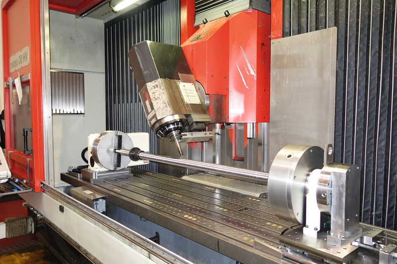 Teilapparat 6. Achse, Matec-Fahrständerfräsmaschine. (Bild: Lobag)