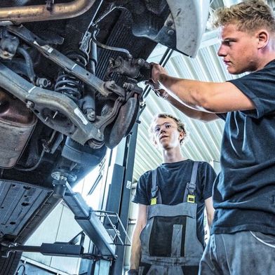 Der Verkauf gebrauchter Fahrzeuge wird für Autohändler durch mögliche Verlängerungen der Gewährleistungsgarantie riskant, fürchtet der ZDK. (Bild: ProMotor)