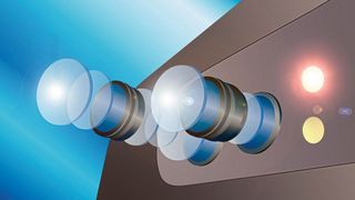 Mit dem epoxidbasierten, hochglänzenden Produkt Vitralit UC 1536 bringt Panacol einen weiteren halogenarmen Klebstoff für die Elektronikindustrie auf den Markt, der besonders für das Kleben von Halbleitern geeignet ist, wie es heißt. Oder, wie hier zu sehen, für das Kleben von Linsensystemen für Minikameras. (Panacol)