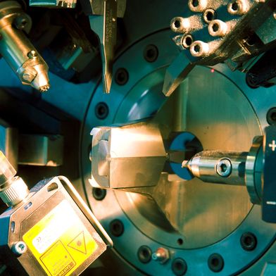 Die Metallbearbeitung 2026 wird digitaler, automatisierter und datenbasierter – aber nicht automatisch einfacher.  (Bild: © Dani Kreienbühl - stock.adobe.com)