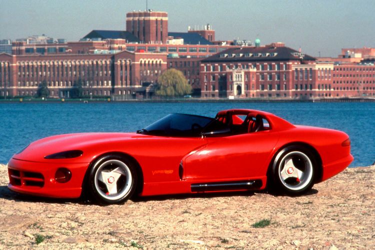 Besonders spektakulär gestaltete sich die offene Version, die ihre maskulinen Züge offen zur Schau trägt und für den Inbegriff amerikanischen Autobaus steht. (Foto: FCA)