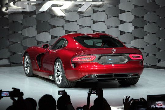 Es gibt sie wieder: Die Viper ist giftig wie immer. Ihr 8,4-Liter-V10 leistet 650 PS. (Foto: Chrysler)