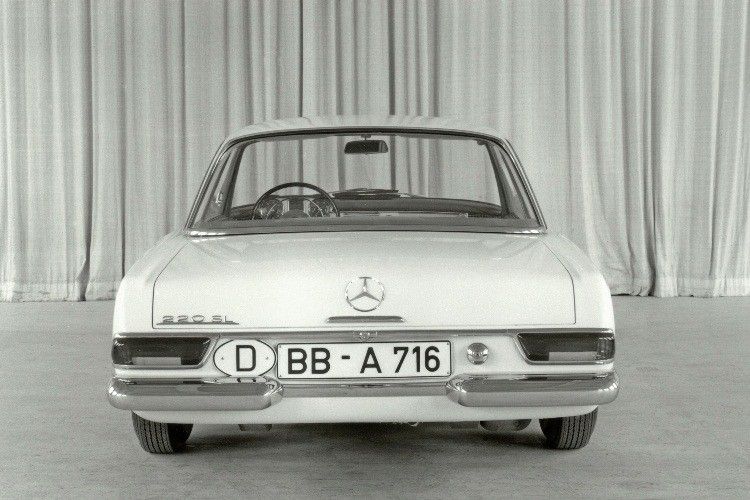 220 SL R 113 Designstudie. (Foto: Mercedes Benz)