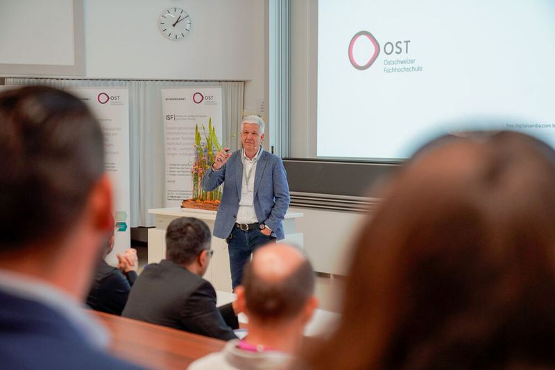 Am Technologietag 2026 der OST – Ostschweizer Fachhochschule in Buchs standen Kooperationen zwischen Industrie und Forschung im Zentrum.  (Bild: OST)