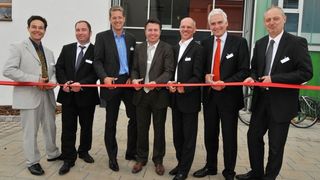 Die Freiburger Firma Micropelt hat in Halle/Saale die erste automatisierte Großserienfertigung für Thermoelektrik-Chips eröffnet. Investoren unterstützen die Produktion mit einem Investitionsvolumen von 15 Mio. Euro (Archiv: Vogel Business Media)