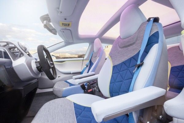 Mit dem vollelektrisch angetriebenen Konzeptfahrzeug „XchangE“ zeigt die Schweizer Ideenschmiede Rinspeed auf dem Genfer Auto-Salon die Zukunft des autonomen Fahrens.  (Rinspeed)