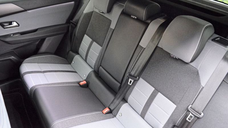 In der BEV-Variante ist der Boden doch schon deutlich höher. (Bild: Rehberg / VCG)