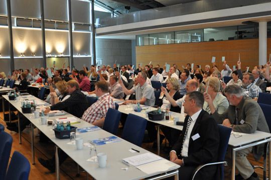 Die anwesenden Mitglieder wählten ihren neuen Vorstand. (Archiv: Vogel Business Media)