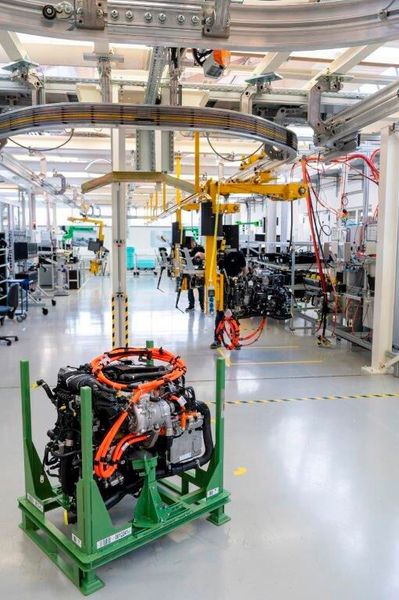 Ein kleiner Blick in die Brennstoffzellen-Endmontage bei Daimler Truck in Stuttgart. (Daimler)