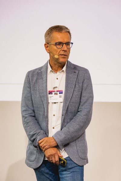 Impressionen vom 24. Würzburger EMS-Tag: Im Mittelpunkt standen aktuelle Branchenthemen, praxisnahe Impulse und insbesondere der persönliche Austausch innerhalb der EMS-Community. (Bild: Stefan Bausewein)