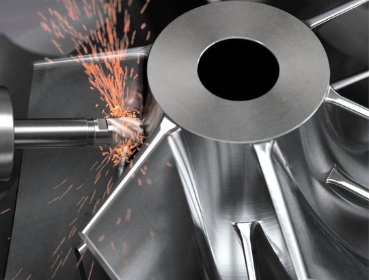 Eine ausgewogene Bearbeitungsstrategie ist bei der HRSA-Bearbeitung in Sachen Triebwerkskomponenten unabdingbar. Mit dem Werkzeug Coromill 316 von Sandvik gelingt zum Beispiel das Fräsen von Materialien aus der ISO-P- und ISO-S-Gruppe.(Bild:  Sandvik Coromant)