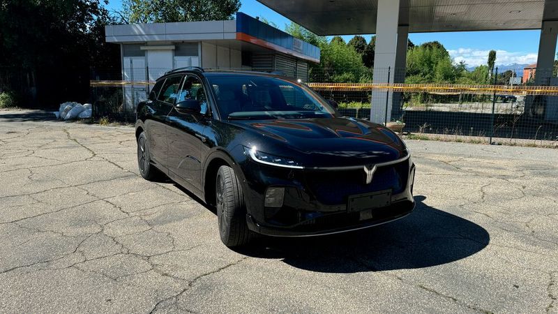 Den Voyah Courage gibt es mit Heckantrieb und maximal 215 kW/292 PS Leistung. (Bild: Dongfeng)