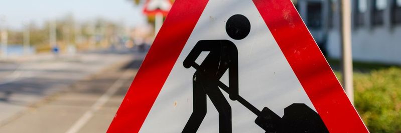 Den Bauprozess können vernetzte Straßenbaumaschinen mit intelligenter Steuerung optimieren.(Bild:   / CC0)