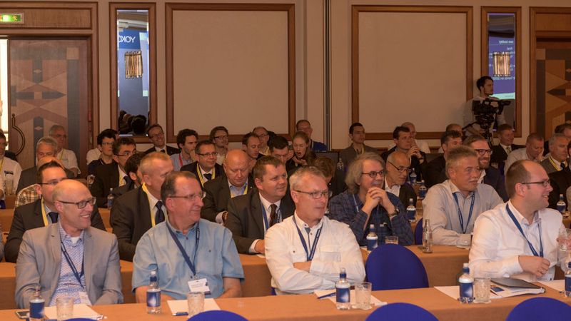 Blick ins Auditorium des 8. EMEA Anwendertreffens, das diesmal in Budapest stattfand. (Bild: Lighthouse Productions / Dirk Verwoerd)