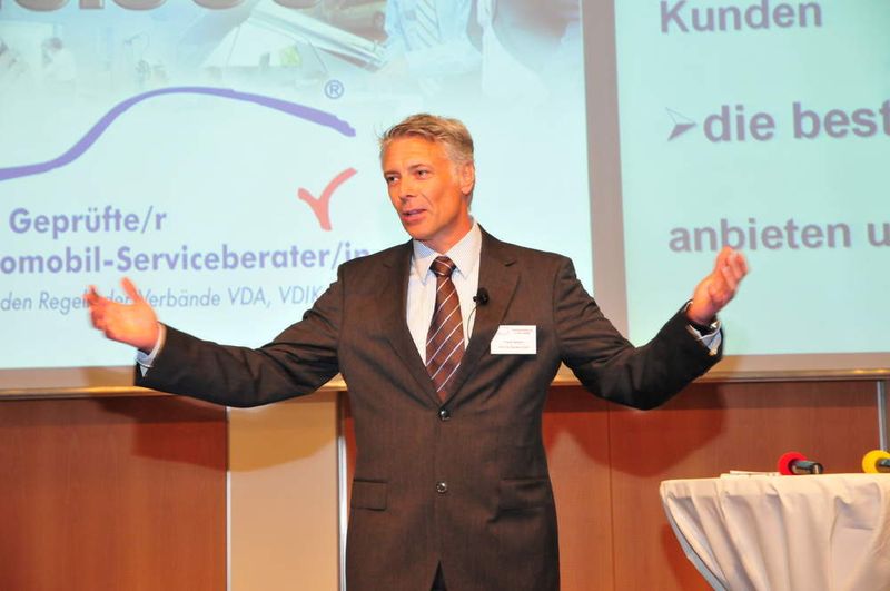 Frank Denzin (Volvo), Geschäftsführer der Gütegemeinschaft GASB, zeigte auf, wie die beste Beratung im Service für Kundenbindung sorgt. (Archiv: Vogel Business Media)