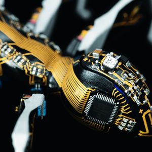 Einmalige Kombination: 3D-MID-Technologie auf lasergesinterten Formteilen.