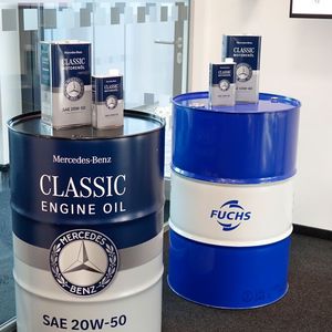 Noch nicht verfügbar, aber durchaus angedacht sind größere Gebinde für das neue Öl, beispielsweise 60- und 208-Liter-Fässer.(Bild:  Dominsky – VCG)