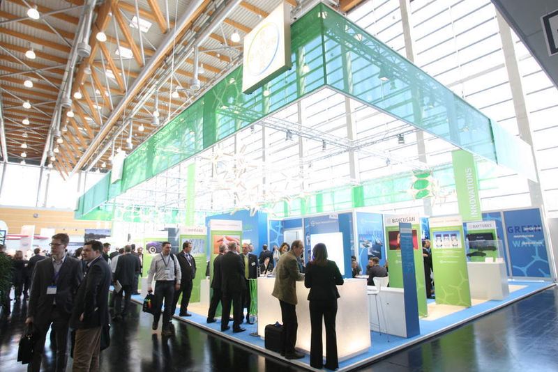 Die Business Unit Coatings, Adhesives, Specialties von Bayer MaterialScience bietet Rohstoffe für Systemlösungen in den Bereichen Lacke und Beschichtungen, sowie Klebstoffen und Dichtstoffen an.  (Bild: NuernbergMesse)