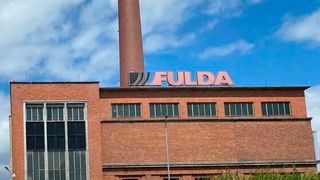 Keine fröhliche Vorweihnachtszeit für Fulda! Denn der Reifenhersteller Goodyear beabsichtigt das Fuldaer Werk zu schließen, wie die dpa jetzt meldet. Nun bangen über 1.000 Beschäftigte um ihre Jobs. Lesen Sie hier, was man vorhat ... (Bild: Goodyear)