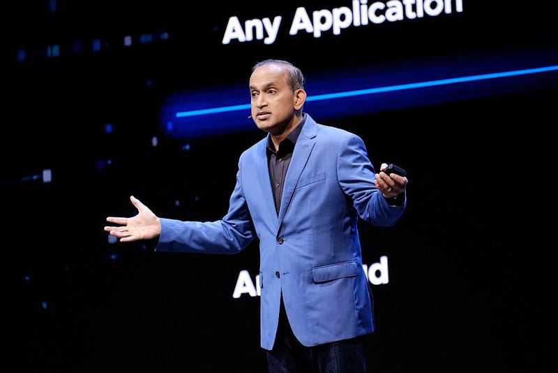 Sanjay Poonen, VMwares COO für Client Computing, hat die Gabe, direkt auf das Publikum zuzugehen und Botschaften verständlich zu vermitteln. (VMware)