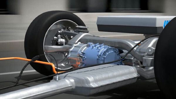 ... der Fahrer kann sich rein elektrisch, ohne Kraftstoffverbrauch und CO2-Ausstoß fortbewegen (Bosch)