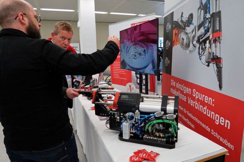 Stöger Automation zeigte seine Zuführtechnik. (Bild: D.Quitter - VCG)