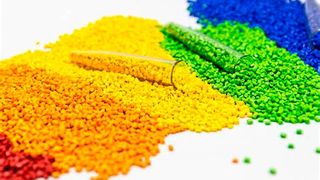 Der Branchenverband Plastics Europe Deutschland hat das erste Quartal 2025 mit Blick auf die Kunststofferzeugung in Primärform analysiert. Im Vergleich zum Vorquartal schaut es besser aus ... (Bild: Plasticus)