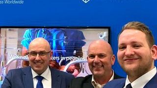 Misumi und Eaton kooperieren (v.l.n.r.): Tobias Hirsch (Eaton), Dietmar Theisen (Misumi), Thorsten Höllt (Eaton), Tommi Soiniemi (Misumi)  (Misumi)