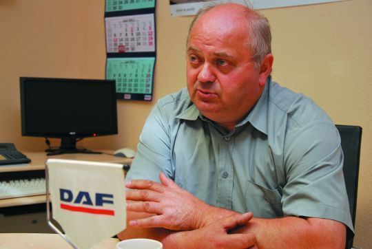 Erhard Hepp ist seit 1993 im Nfz-Service tätig. (Lauer)