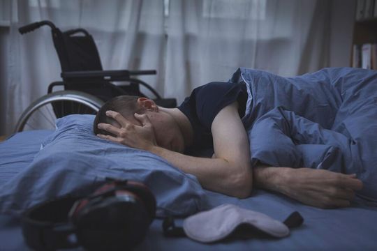 Anhaltende Erschöpfung nach einer Covid-19-Erkrankng kann auf das chronische Fatigue-Syndrom zurückzuführen sein. Anhaltende Erschöpfung nach einer Covid-19-Erkrankng kann auf das chronische Fatigue-Syndrom zurückzuführen sein.