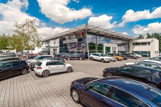 Das Autohaus Weeber in Weil der Stadt will den Umgang mit Leads auf einen neuen Level heben. Das Autohaus Weeber in Weil der Stadt will den Umgang mit Leads auf einen neuen Level heben.