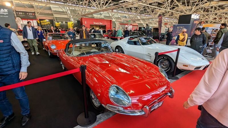 In nur wenigen Exemplaren auf der Messe vertreten waren Fahrzeuge englischer bzw. US-amerikanischer Herkunft. (Bild: Dominsky )