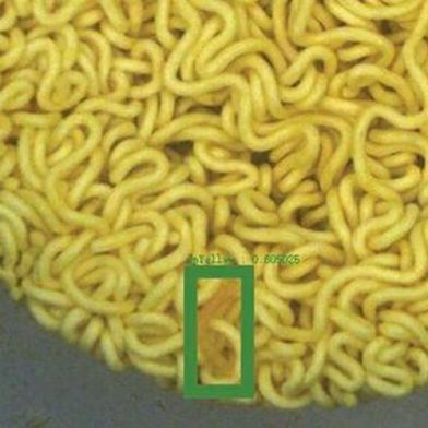 KI-gestützte Bildverarbeitungssysteme finden Verunreinigungen oder Mängel in Instantnudeln erheblich schneller und zuverlässiger als menschliches Personal. (Bild: Teledyne Dalsa)