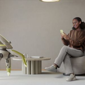 Der Roboterstuhl kann auch mit Sprachbefehlen gesteuert werden. (Bild:  Toyota)