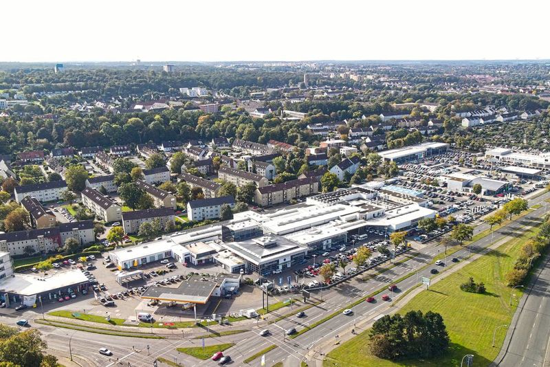 Das Autohaus Wolfsburg Hotz & Heitmann eröffnete an seinem Stammsitz auf der Automeile in Wolfsburg (im Bild) in diesem Jahr einen neuen Cupra-Standort. (Bild: Autohaus Wolfsburg)
