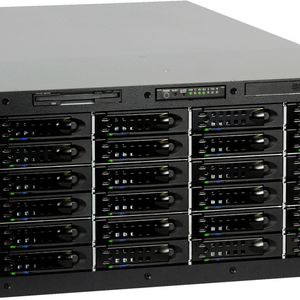 Das auf Software von Open-E basierende rapidNAS-Speichersystem DSS524 von N-Tec läuft unter Linux und vereint NAS- und iSCSI-Funktionalität in einem Gerät.