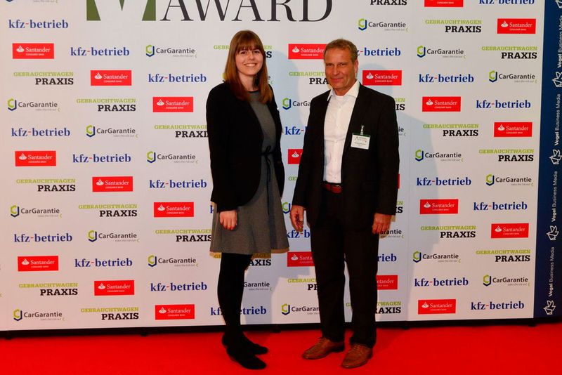 ... Ulrike Döring, Vogel Business Media mit Stephan Breschan von der BMW Group ... (Bild: Vogel Business Media)